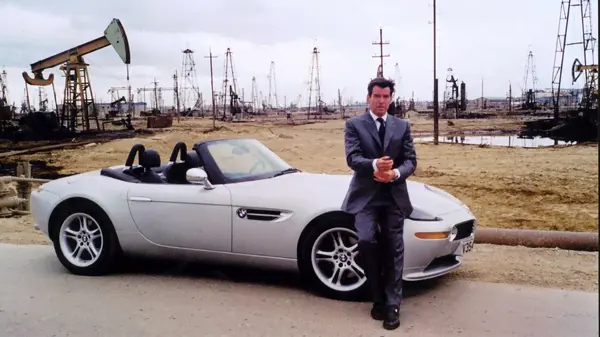 James Bond AVEC LA z8